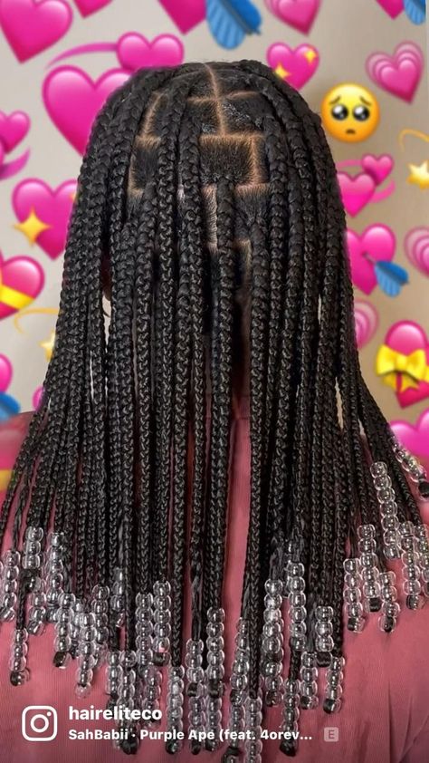 #beads #braidstyles #braids Short Box Braids Hairstyles Shoulder Length With Beads, Hairstyles With Braids And Beads, Big Braids With Beads, Singles Box Braids, Short Box Braids Hairstyles Shoulder Length, Knotless Box Braids With Beads, Knotless With Beads, Box Braids Beads, Shoulder Length Box Braids