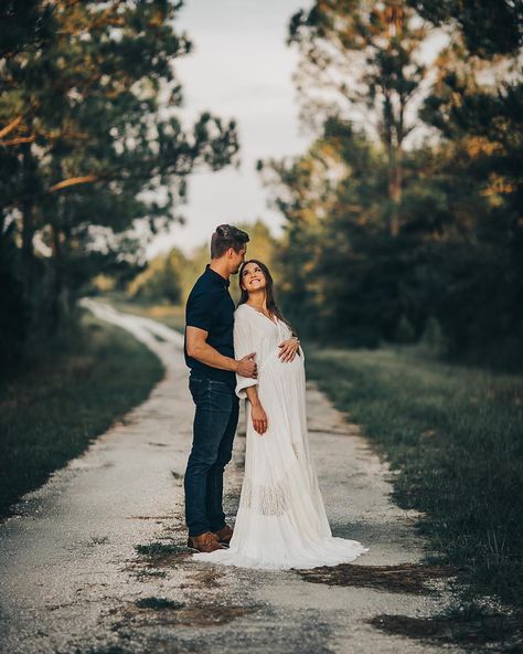 Just over here day dreaming of a beach maternity shoot. Bridge Maternity Photos, Beach Maternity Shoot, Maternity Photo Shoot Ideas, Photo Shoot Ideas, Maternity Photo Shoot, Day Dreaming, Beach Maternity, Maternity Photoshoot, A Truck