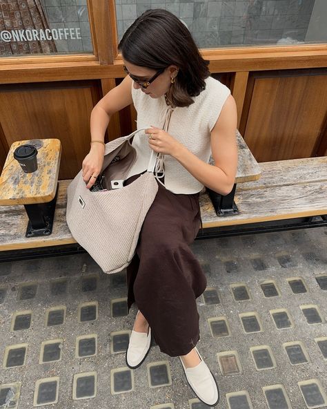 Summer city staples from @russellandbromley ☀️ a d #russellandbromley #summerfashion #citylife #loafers #londonfashion Easy Office Outfits, Professional Fits, London Fits, Work Attire Women, Army Art, Love Power, Errands Outfit, Summer City, Art Poetry