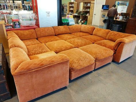 70s Interior, Couches For Sale, Lane Furniture, Old Dressers, Thrift Shop, Vintage Sofa, Furniture Collections, Mid Century Modern Style, Mid Century Furniture