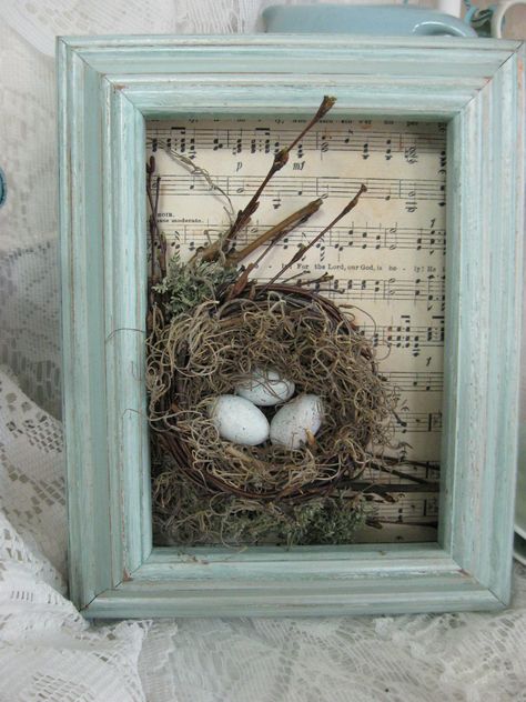 Shadow box/frame with sheet music background + twig/moss nest and eggs. Diy – Velikonoce, Sheet Music Crafts, Diy Frühling, Old Sheet Music, Music Crafts, Spring Easter Crafts, Diy Picture Frames, Easter Decorations Vintage, Spring Easter Decor