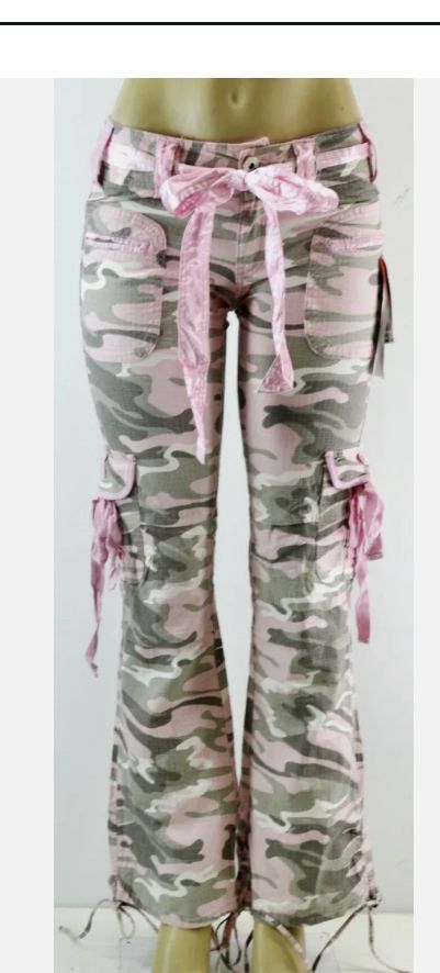 Jeans Flared, Michelle Trachtenberg, 2000s Fashion Outfits, Swaggy Outfits, Cargo Pocket, Pink Camo, Really Cute Outfits, Jeans Womens, 2000s Fashion