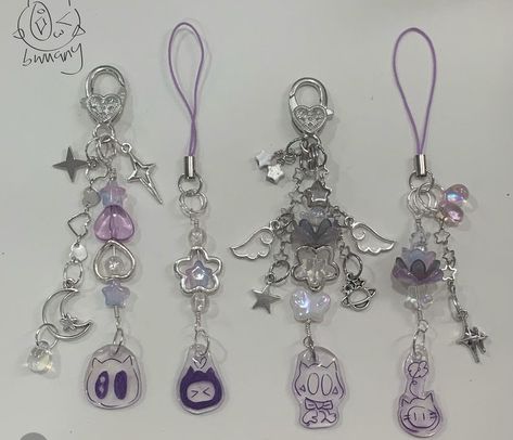 Purple Charms, Purple Keychains, Purple Keychain, Pretty Jewelry Necklaces, Fairy Jewelry, Bead Charms Diy, Handmade Jewelry Tutorials, Jewelry Accessories Ideas, Handmade Wire