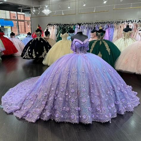 Lilac Purple Chapel Train Quinceanera Dresses 3D Floral Crystal Off Shoudler vestidos de 15 Light Purple Quinceanera Dresses, Sweet 16 Ball Gown, Sweet 16 Ball, Dresses Art, Purple Quinceanera Dresses, 15 Dresses Quinceanera, Flora Dress, Tulle Sleeves, Corset Dress Prom