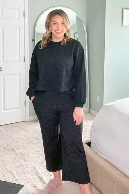 Amazon loungewear set Size large Would size up if curvy on bottom half #LTKFind #LTKcurves #LTKunder50 Plus Size Lounge Wear Outfit, Plus Size Lounge Wear, Amazon Loungewear, Lounge Wear Outfit, Plus Size Lounge, Two Piece Outfits, Loungewear Set, Mom Blogger, Fashion Bloggers