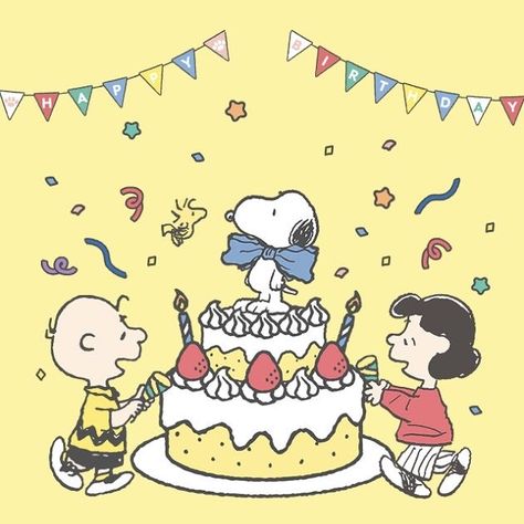 Happy Birthday Snoopy, Charlie Brown Birthday, Peanuts Happy Birthday, Bolo Snoopy, Peanuts Art, Birthday Snoopy, Peanuts Birthday, Snoopy Birthday, Peanuts Gang