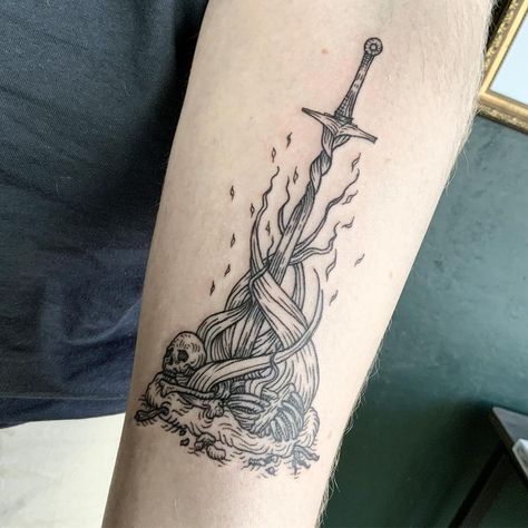 Dark Souls Bonfire Tattoo, Tato Dark, Forarms Tattoo Designs Men, Dark Souls Tattoo Ideas, Sekiro Tattoo, Tattoos Reference, Johnny Tattoo, Bloodborne Tattoo, Dark Souls Bonfire