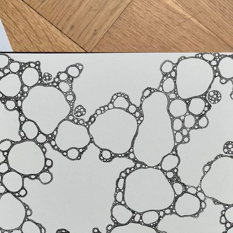 Bubble Doodles Circles, Bubble Zentangle, Drawing Bubbles On White Paper, Ocean Bubbles Drawing, Bubble Drawing Doodles, Bubble Doodles, Bubbles Embroidery, Random Patterns Drawing, Artsy Doodles