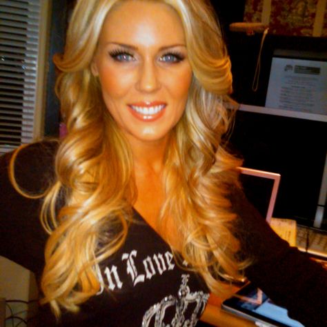 Gretchen Rossi - hair Gretchen Rossi, Hair Crush, Blonde Bombshell, Hair Envy, Get Real, Real Housewives, Hair Dos, Gorgeous Hair, Pretty Hairstyles