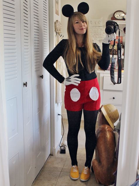 Disney Fancy Dress Diy, Mickey And Mini Mouse Costume, Minnie Diy Costume, Mickey Mouse Adult Costume, Diy Mini Mouse Costume Adult, Mini Mouse Outfit Ideas, Mickey Mouse Group Costume, Mickey Mouse Custom Outfit, Minnie Mouse Adult Costume