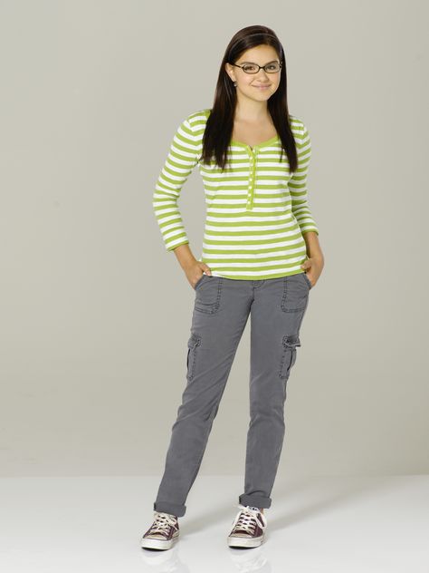 Modern Family - Season 3 Promo Alex Dunphy Outfits, Alex Modern Family, Alex Dunphy, Rico Rodriguez, Nickelodeon Girls, Alex Winter, Ariel Winter, Avatar Characters