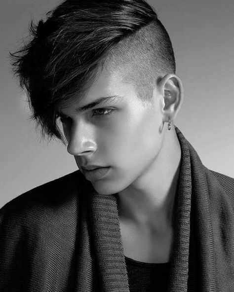 Men hairstyles Mohawk Haircut, High Fade Haircut, Half Shaved, Mens Hairstyles Medium, Mohawks, Mohawk Hairstyles, Emo Hair, Corte De Cabelo Masculino