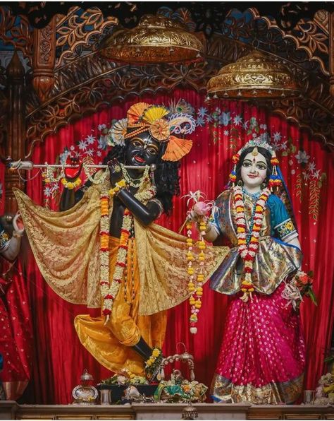 Mayapur Iskcon Temple, Mayapur Radha Krishna, Mayapur Iskcon, Iskcon Temple, Radha Radha, Iskcon Krishna, Devi Images Hd, Buddha Art Drawing, Radhe Krishna Wallpapers