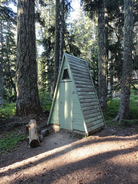 Little A-frame outhouse! ha ha! A Frame Outhouse, Outhouse Design, Cute Outhouse, Outhouse Shed, Outhouse Bathroom, Office Shed, Outdoor Toilet, Off Grid Cabin, Composting Toilet