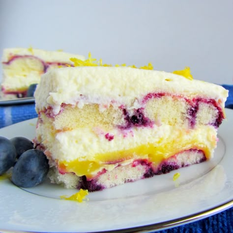 Lemon Blueberry Tiramisu - A baJillian Recipes Blueberry Tiramisu, Coconut Poke Cakes, Dessert Light, Juice Benefits, Raspberry Coconut, Blueberry Juice, Italian Dessert, Tiramisu Recipe, Lemon Desserts