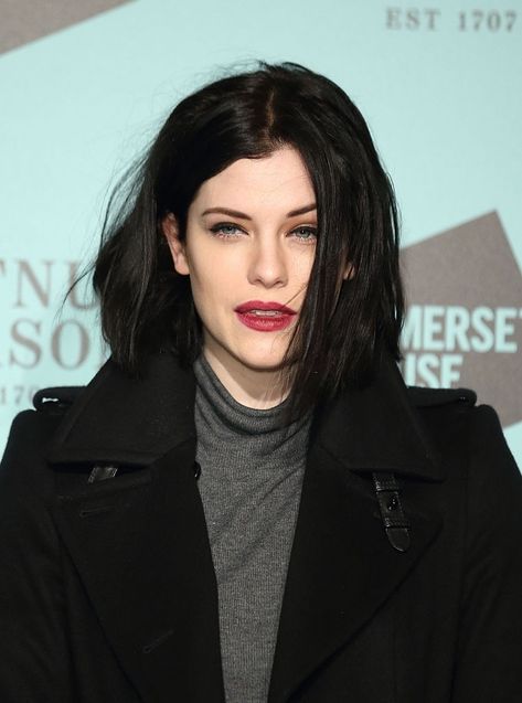 Jessica De Gouw attends the launch of Skate @ Somerset House at Somerset House on November 17, 2015 in London, England. Jessica De Gouw, Jessica Gomes, Christmas Ghost, Somerset House, Characters Female, Australian Actors, November 17, Character Inspo, Beautiful Ladies