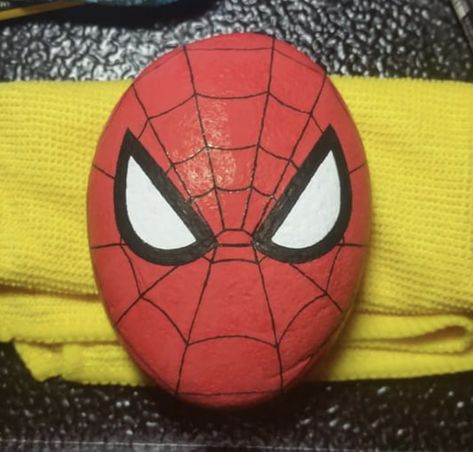 Spider Man Painted Rocks, Rock Painting Spiderman, Spider Man Rock Painting, Red Rock Painting Ideas, Acrylic Painting Rocks, Easy Rock Painting, Painting Ideas Easy, Diy Rock Art, Mandala Rock Art