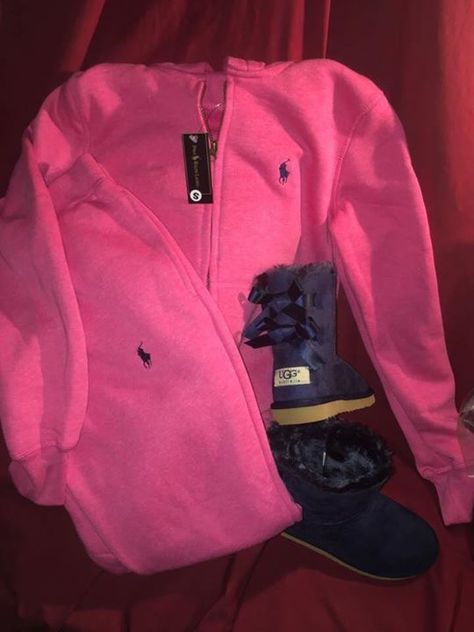 Polo Ralph Lauren Women Outfits, Polo Sweater Outfit, Polo Sweatsuit, Casual Fall Jeans, Sweat Suits Outfits, Sweatsuit Outfits, Pink Sweatsuit, Outfits Athletic, Polo Outfit