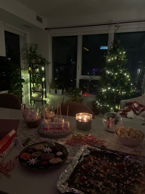 #girlsnight #christmas #baking #wholesome Christmas Girls Night Aesthetic, Christmas Baking With Friends, Christmas Girls Night, Baking Night, Merry Chrysler, Christmas Girls, Christmas Dreaming, Pj Party, Girl Night