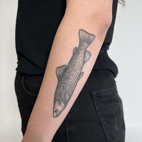 Trout Fish Tattoo, Fish Traditional Tattoo, Trout Tattoo, 22 Tattoo, Inspo Tattoo, Tattoo Thoughts, Tattoo Floral, Trout Fish, Tattoo Old School