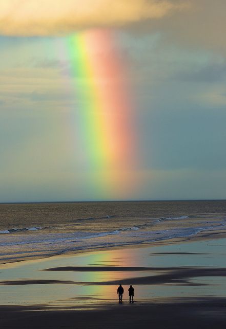 Beach rainbow - Bamburgh, Northumberland, England  (by Paul Spencer on Flickr) Milk Way, Beach Rainbow, God's Promise, Beautiful Rainbow, Beautiful Sky, Seville, A Rainbow, Amazing Nature, Beach Life