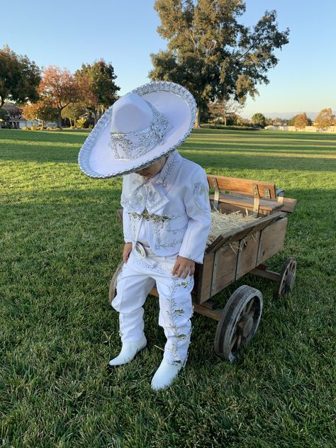 Charro Bautizo Photoshoot, Boy Bautizo Party Ideas, Charro Birthday Party Ideas Boy, Charro Birthday Party, Charro Baptism Decorations, Bautizo Ideas Boy Decoration Charro, Baptismal Theme Boy, Mariachi Theme Party, Charro Theme Party For Boys