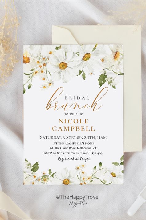 Bridal Shower Daisy Theme, Daisy Bridal Shower Theme, Daisy Bridal Shower Ideas, Daisy Themed Wedding, Daisy Wedding Theme, Bride Stuff, Daisy Theme, Invitation Etiquette, Country Bridal Shower