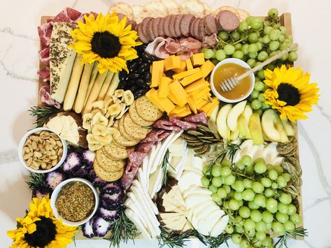 #charcuterieboard #cheese #sunflowers Sunflower Charcuterie Board Ideas, Sunflower Vegetable Tray, Yellow Themed Food Board, Sunshine Charcuterie Board, Yellow Themed Charcuterie Board, Bee Theme Charcuterie Board, Sunflower Charcuterie Board, Yellow Charcuterie Board, Sunflower Charcuterie