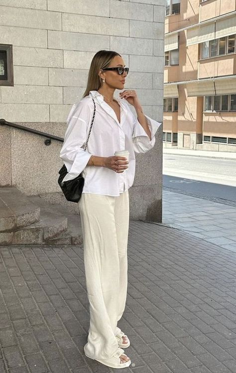 Dubai Outfit, Airport Outfit Summer, Dubai Outfits, Comfy Travel Outfit, Conservative Outfits, Linen Pants Outfit, Modest Summer Outfits, Chique Outfits, Beige Outfit