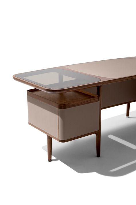 Rectangular wooden writing desk MOGUL By GIORGETTI design Roberto Lazzeroni Japan Furniture, Writing Desk Design, Wooden Writing Desk, Office Table Design, Foldable Furniture, Office Furniture Design, Fitted Furniture, Furniture Details, Office Table