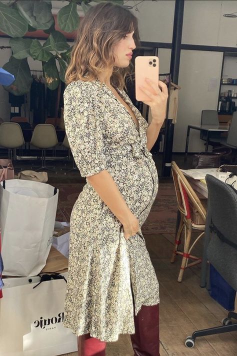 Chic Pregnancy Style, Pregnacy Fashion, French Outfits, Spring Maternity Outfits, Celebrity Maternity Style, French Chic Fashion, Summer Maternity Fashion, Winter Maternity Outfits, Preggo Fashion