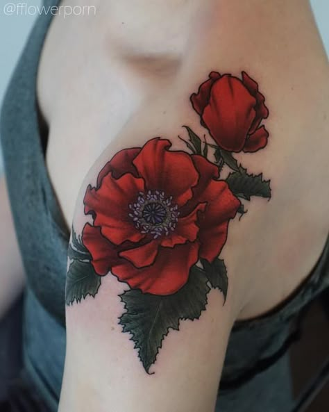 Beautiful Shoulder Tattoos, Red Poppy Tattoo, Flor Tattoo, Poppy Flower Tattoo, Girl Shoulder Tattoos, Poppy Tattoo, Tattoo Shirt, Poppies Tattoo, Flower Tattoo Shoulder