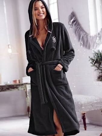 Celebrating William Shakespeare #GoogleDoodle Robe And Slippers, Cozy Dress Outfit, Victoria Secret Model, Victoria Secret Dress, Secret Dress, Hooded Robe, Women Nightwear, Womens Robes, Sleepwear Women