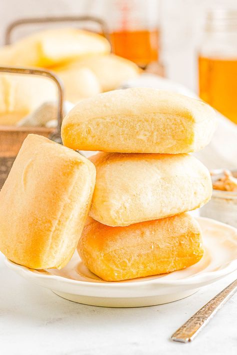 Honey Dinner, Roadhouse Rolls, Orange Sweet Rolls, Angel Biscuits, Texas Roadhouse Rolls, No Yeast Dinner Rolls, Bread Dipping, Baking Bad, Slow Cooker Bread