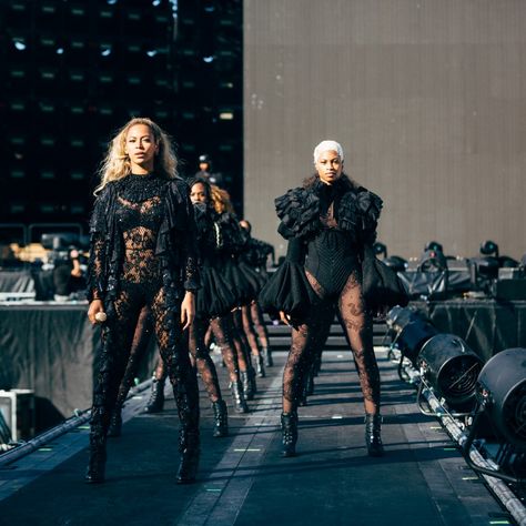 Beyonce Costume, Beyonce 2013, Alien Superstar, Formation Tour, Cultura Hip Hop, The Formation World Tour, Formation World Tour, Bday Shoot, Queen Bee Beyonce