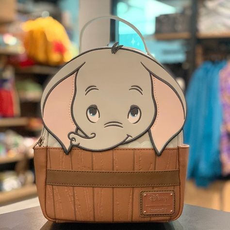 Disneylifestylers on Instagram: “Repost from @boxlunchnorthridgectr - Just Arrived! New Dumbo Figural Mini backpack! No holds, first come, first serve #boxlunch #disney…” Baby Dumbo, Loungefly Purse, Disney Bags Backpacks, Cute Mini Backpacks, Disney Loungefly, Disney Pixar Up, Backpack Set, Mini Mochila, Loungefly Bag