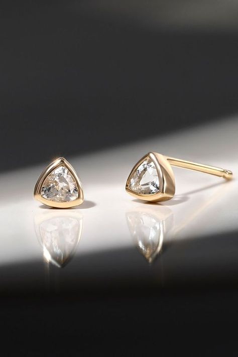 E-VISUAL Image Studio-Fashion Jewelry Diamond Stud Earrings Lifestyle Photography Diamond Earring Photography, Diamond Earrings Photography, Luxury Jewelry Product Photography, Jewelry Portrait, Diamond Photography, Jewelry Product Shots, Jewellery Photography, Marble Jewelry, Silver Diamond Necklace