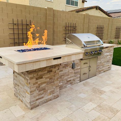 The Yard Stylist on Instagram: “Excited to share our recent installation in the new Cadence Community in East Mesa!  We kept with our signature clean lines and low…” Modular Outdoor Kitchen, Bbq Rotisserie, Yard Remodel, Modular Outdoor Kitchens, Build Outdoor Kitchen, Outdoor Kitchen Ideas, Bbq Island, Built In Bbq, Wall Seating