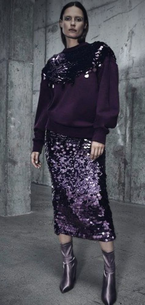 Purple Sequin Skirt, Sequin Skirt Outfit, Sally Lapointe, Purple Dresses, Sequin Outfit, Winter Trends, Looks Chic, Fashion 2018, 가을 패션