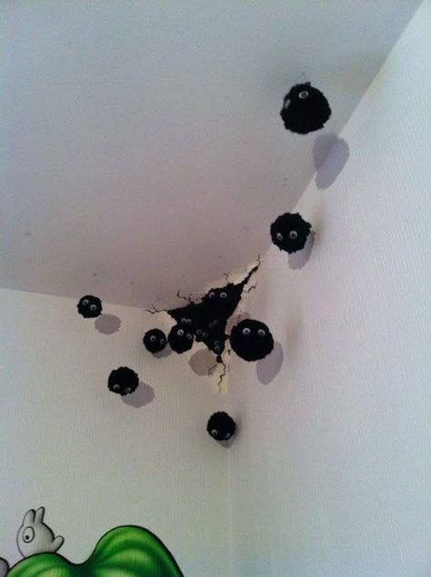 Soot sprites My Neighbor Totoro Black Balls, Totoro Room Decor Diy, Soot Sprite Room Decor, My Neighbor Totoro Room Decor, Ghibli Diy Decor, Gibli Studio Birthday Party, Totoro Room Ideas, Anime Decor Diy, Studio Ghibli Diy Room Decor