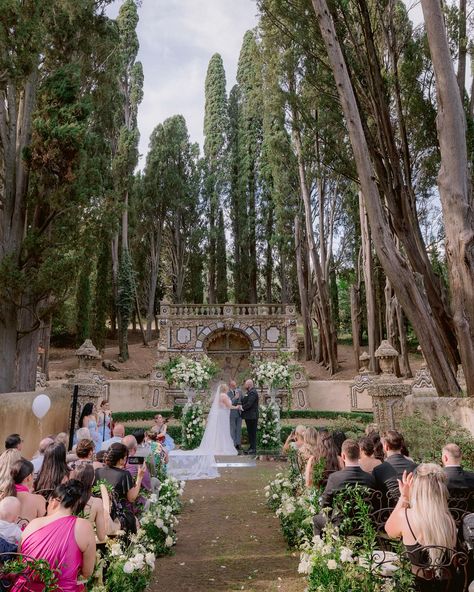 A glimpse of a magical wedding under the Tuscan sun, among hills and ancient vineyards. Dear Michelle and Daniel, thank you for having me around you in this special day. ———————————————— Wedding planning & design: @annabevents @salutidesigns Photography: @facibenifotografia Videography: @2become1video Flowers: @flowersliving Catering & rentals: @galateoricevimenti Entertainment, sound & lights: @joyentertainment.it Stationery: @statuerue Sax & DJ: @tuscanysaxdj Venue: @villagamberaia Hair &... Villa Gamberaia, Luxury Romance, Florence Wedding, Wisteria Tree, Tuscan Countryside, Enchanting Wedding, Garden Reception, Under The Tuscan Sun, Wedding Abroad