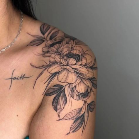 Floral Shoulder Tattoo 🔥 . . . #tattoo #tattoos #tattoosleeve #tattoolife #tattooist #tattoostyle #tattooing #tattooartist #tattooart Floral Shoulder Tattoo, Half Sleeve Tattoos Forearm, Floral Tattoo Shoulder, Tattoos For Women Half Sleeve, Back Of Shoulder Tattoo, Floral Tattoo Sleeve, Forearm Tattoo Women, Shoulder Tattoos For Women, Floral Sleeve