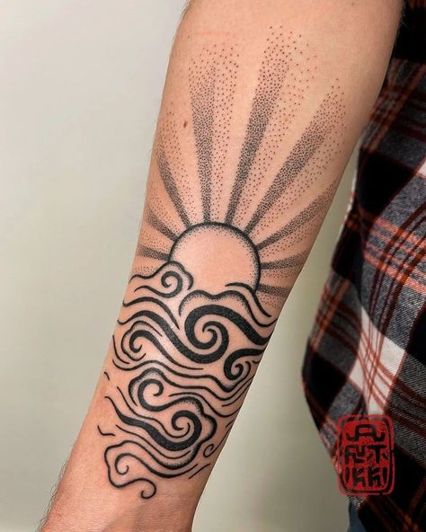 Sunset Leg Tattoo, Sunshine Sleeve Tattoo, Sun Burst Tattoo Design, Sunshine Rays Tattoo, Sunset Arm Band Tattoo, Shoulder Sun Rays Tattoo, Abstract Sun Tattoo Design, Sunset Aesthetic Tattoo, Sun With Rays Tattoo