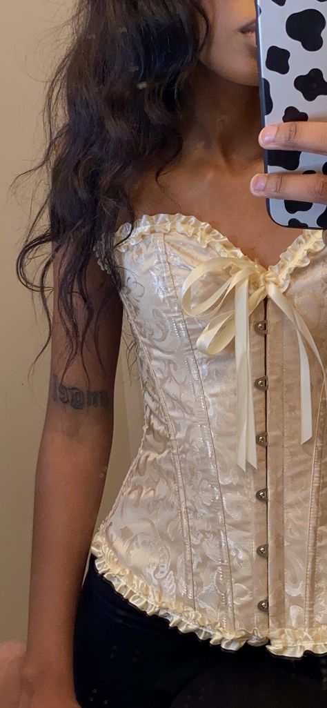 Beige Corset Outfit, Corset Fashion Outfits, Corset Outfit, Corset Fashion, Velvet Heart, Insta Photo Ideas, Corsets, Quince, Cream Color