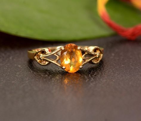 Amber Stone Engagement Rings, Crystal Engagement Rings Gold, Citrine Ring Vintage, Citrine Wedding Rings, Amber Engagement Ring Vintage, Citrine Engagement Ring Vintage, Rose Gold Citrine Jewelry, Yellow Stone Rings For Women, Yellow Topaz Wedding Ring