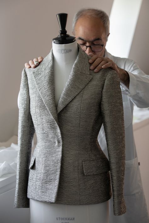 In the House's atelier tailleur, which is devoted to tailoring, textured and Lurex-infused tweeds are transformed into Bar jackets, a cape top and trousers for the Dior Autumn-Winter 2023-2024 Haute Couture collection by Maria Grazia Chiuri. © Sophie Carre Dior 2024, Cape Top, Dior Haute Couture, Maria Grazia Chiuri, Smart Outfit, Christian Dior Couture, Woman Suit Fashion, Dior Fashion, Maria Grazia