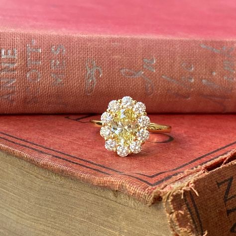 Cluster Oval Engagement Ring, Yellow Oval Diamond Ring, Oval Cluster Engagement Ring, Cluster Engagement Ring Vintage, Antique Engagement Rings Sapphire, Oval Diamond Ring, Diamond Cluster Engagement Ring, Fine Jewelery, Oval Engagement