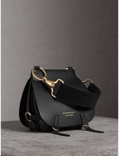 Burberry Handbags 2022, Bridle Bag, Luxury Bags Collection, Ladies Bag, Stylish Handbags, Fancy Bags, Lv Handbags, Burberry Handbags, 가을 패션