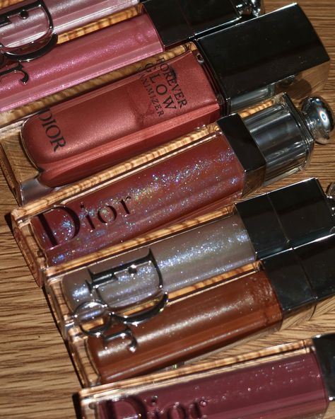 Dior Lip Products, Make Up Products Aesthetic Pic, Dior Gloss, Aesthetic Cosmetics, Gloss Dior, Dior Lipgloss Swatches, Makeup Products Aesthetic, Makeup Aesthetic Products, Dior Lip Maximizer Aesthetic