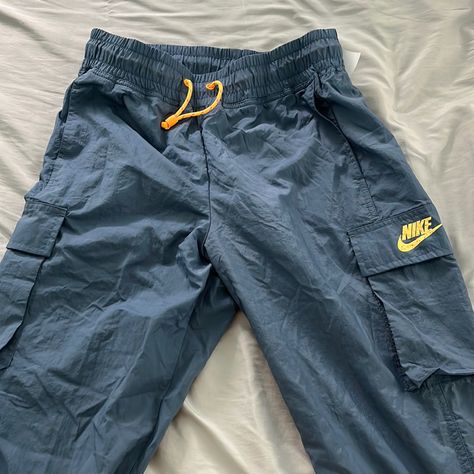 Blue Nike Windbreaker Joggers,Brand New Never Worn With Tags Athletic Pants Womens, Black Nike Joggers, Sports Track Pants, Womens Running Pants, Grey Nike Sweatpants, Nike Womens Sweatpants, Nike Tracksuit, Jumpsuit Blue, Nike Sweats